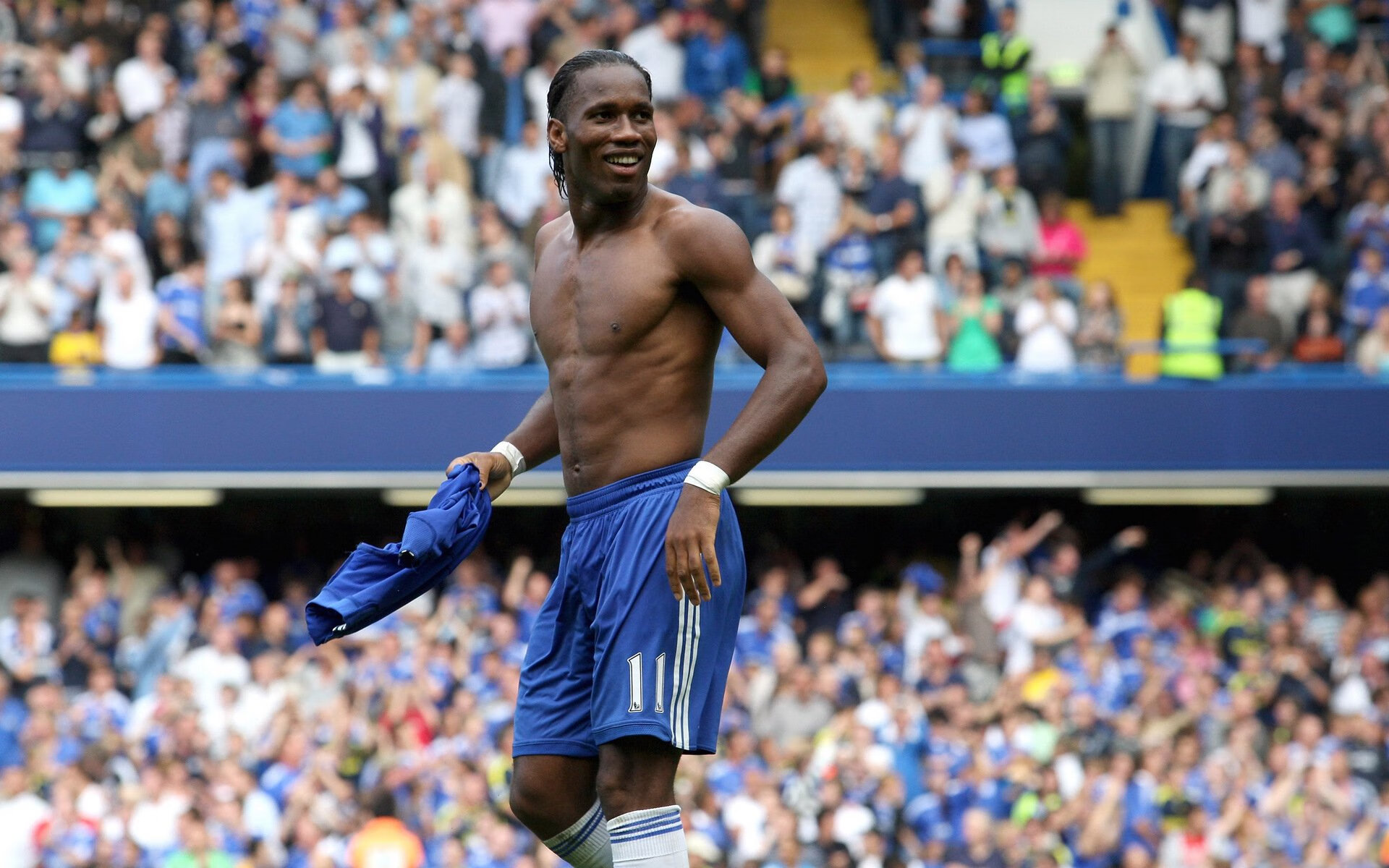 随机墨西哥骑手卡洛斯·汉克在巴黎奥运会后成为马术协会主席，推动马术运动发展。