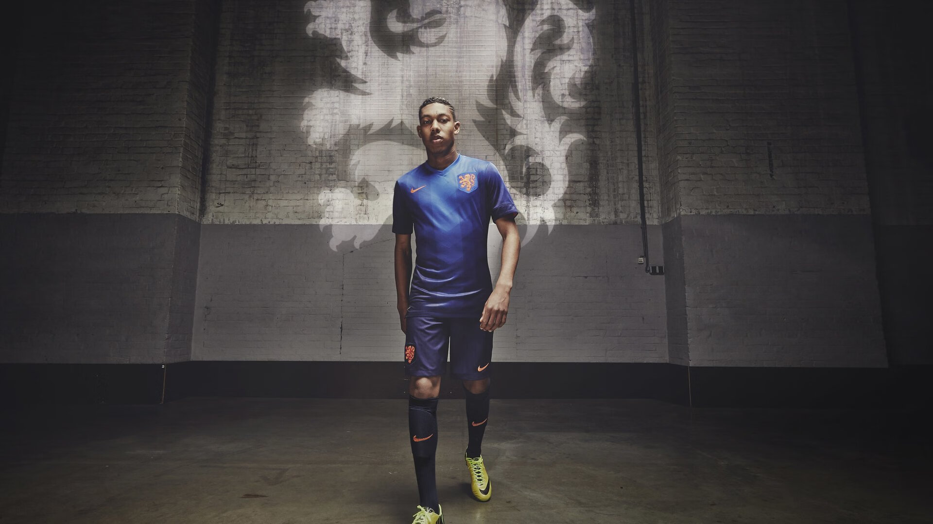 随机斯帕莱蒂重建国家队，召入多名年轻球员备战欧洲杯。，斯莱帕格