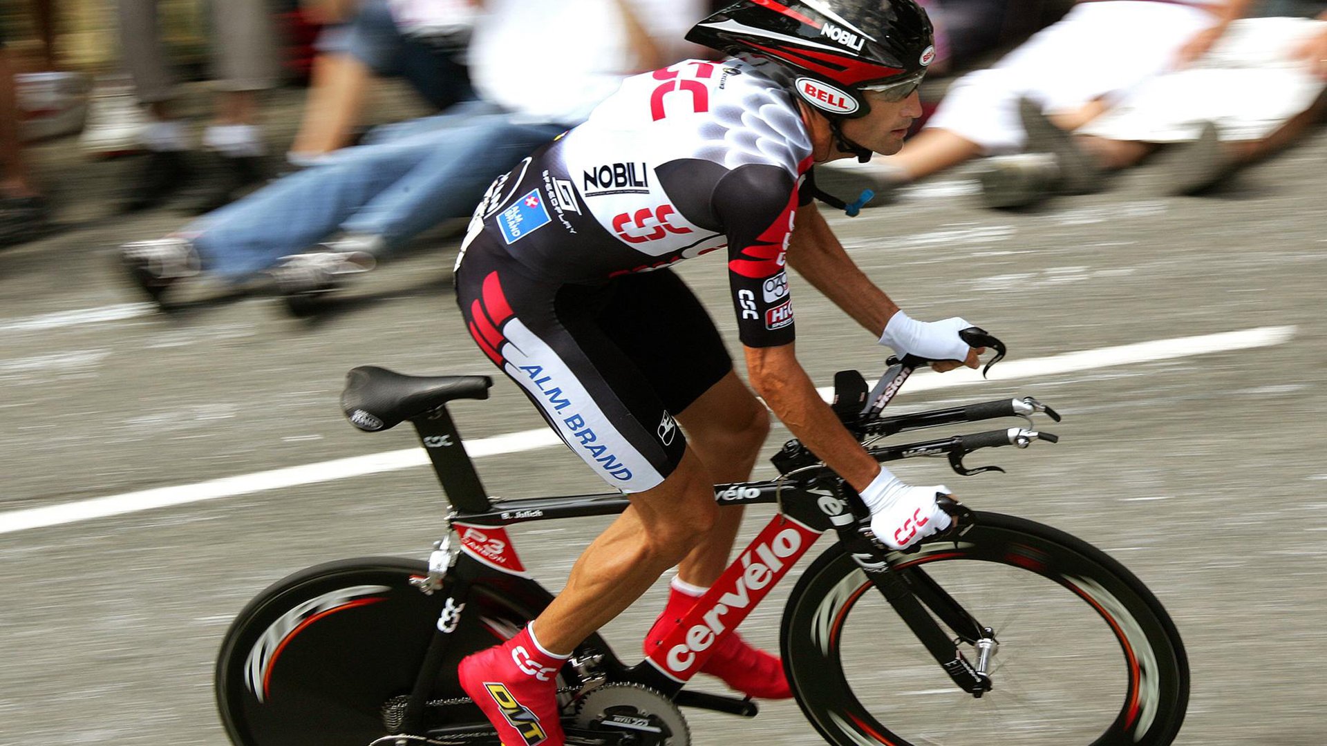 爱游戏电竞官网-搏击台上选手竞技水平持续提升，搏击展示